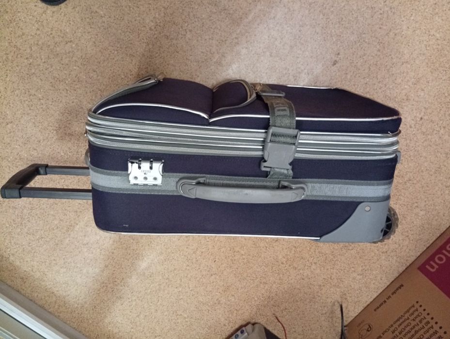 Дорожный чемодан