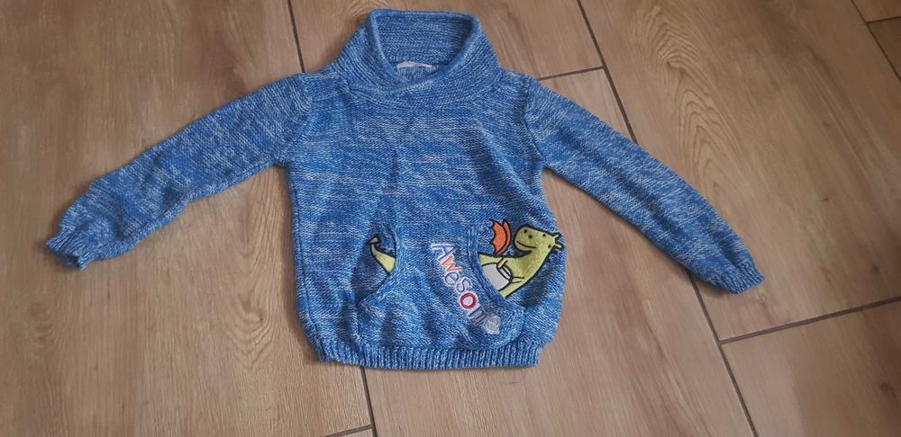 Sweterek dla niemowlaka