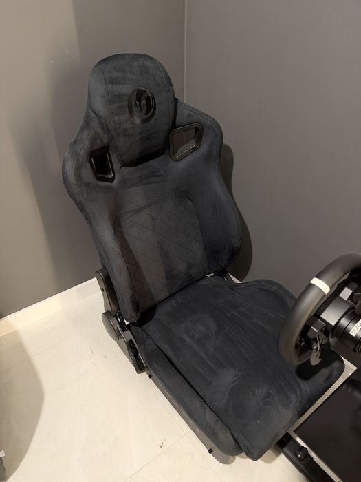 Kokpit Simracing Nacon Racing Seat RM2 Cobra Alcantara Edition