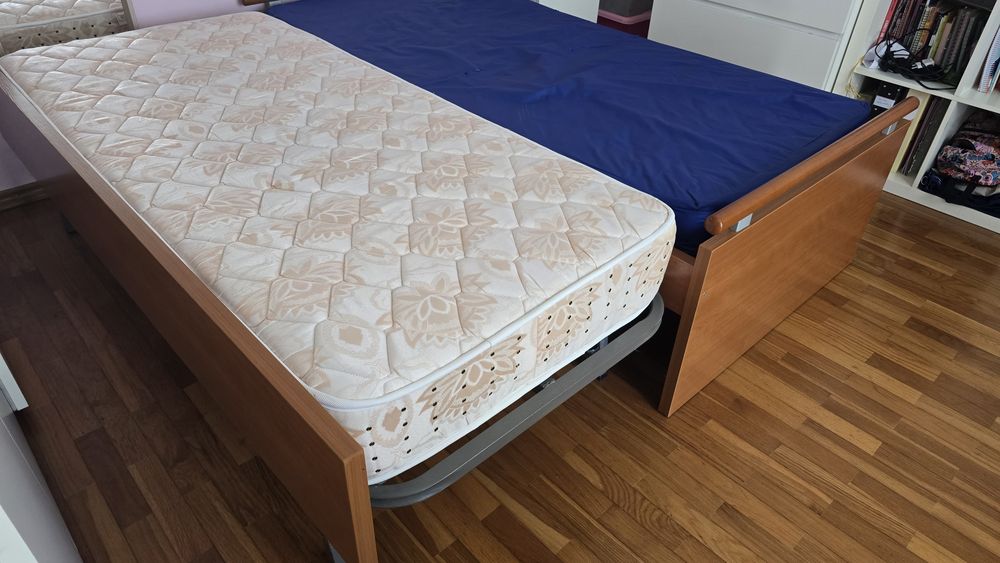 Cama individual com gaveta integrada e dois colchões