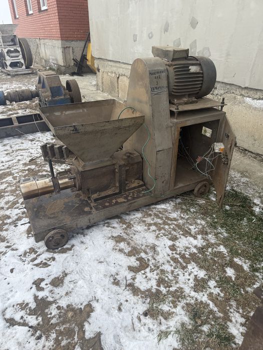 Продам пресс для брикетов