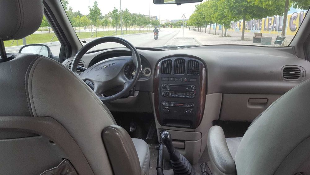 Chrysler Grand Voyager 2.5 CRD LX