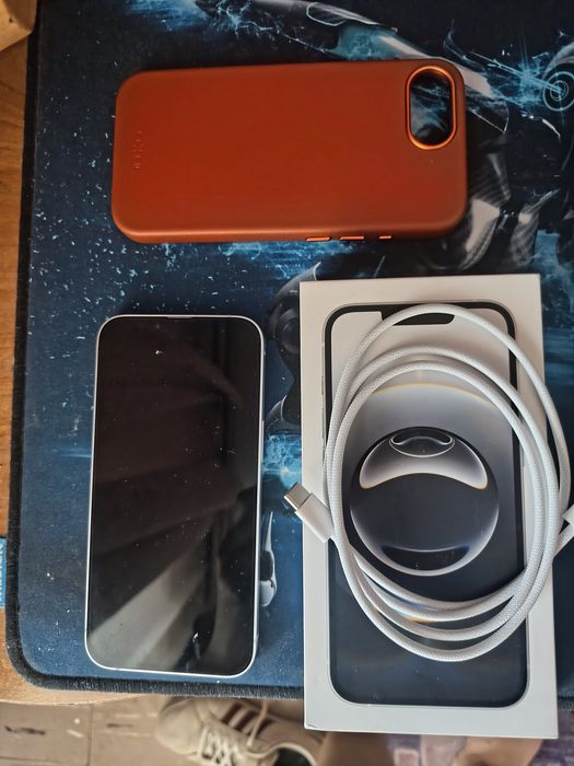 Apple iPhone 16e jak nowy