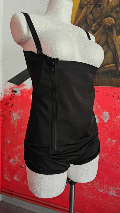 Body wyszczuplające modelujące underboob z otwartym kroczem