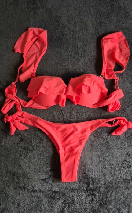 Купальник помаранчевого кольору, новий, 75В чашка