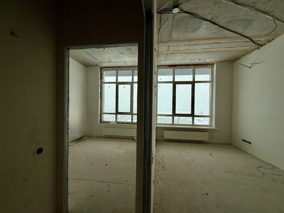 Продаж пентахуса част. ремонтом. З великою терассою. Без комісії