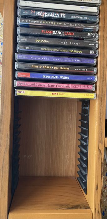 Полиця- стілаж для CD дисків
