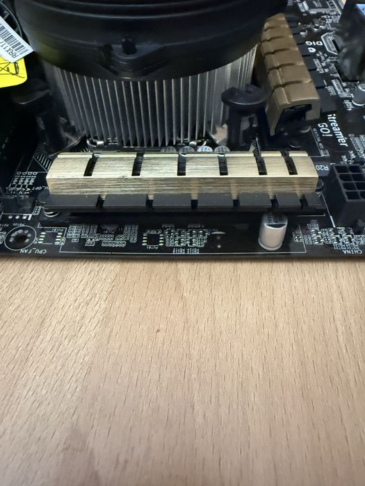 Asus Z97-A  I5 4590 16 gb ram