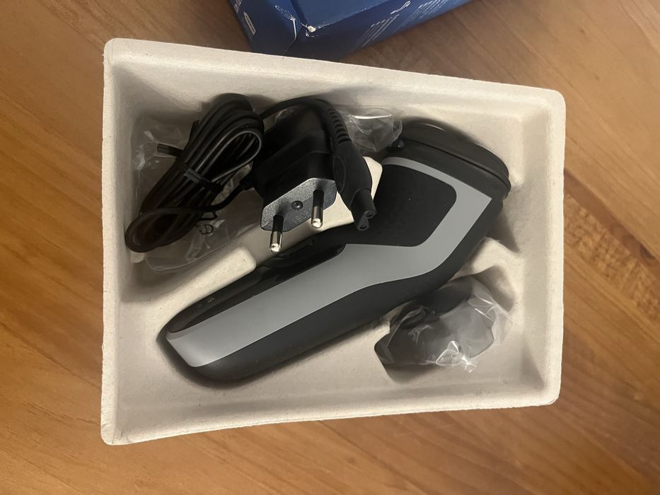 Máquina de Barbear Philips Shaver 1000 nova