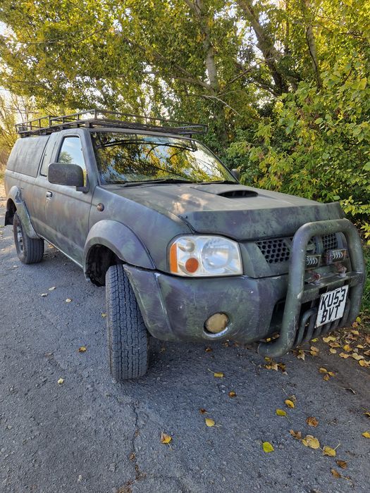 Продам Nissan Navara D22 в хорошому стан 2.5турбодизельі