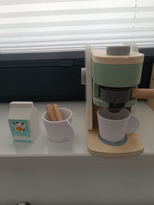 Drewniane zabawki Playtive ekspres do kawy i kasa fiskalna