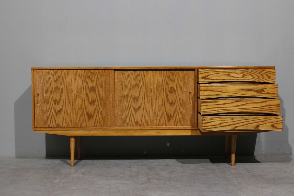 Aparador nórdico em carvalho | Mid- Century Modern | Nordic Design