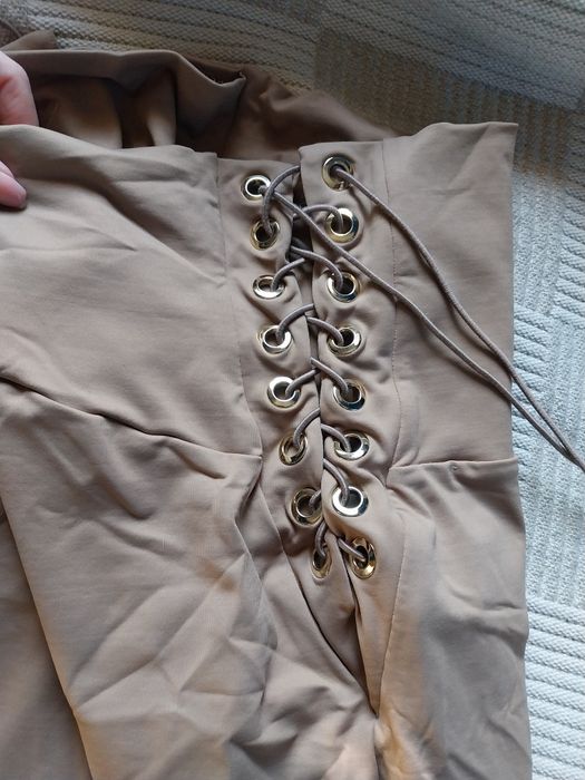 Leginsy w kolorze beżowym Loveya