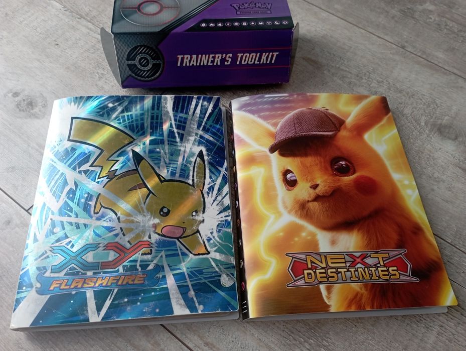 Pokemon karty 2 albumy gra