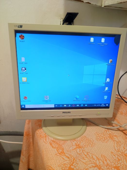 Dwa monitory Philips 170S do naprawy