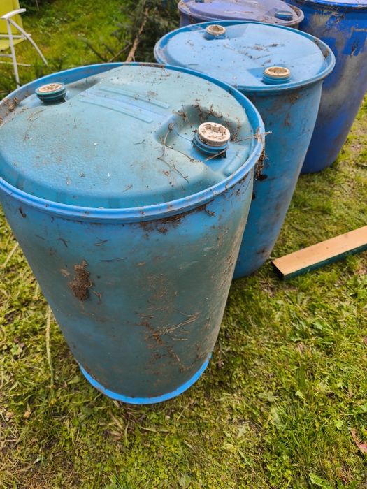 Beczki plastikowe 200 litrów