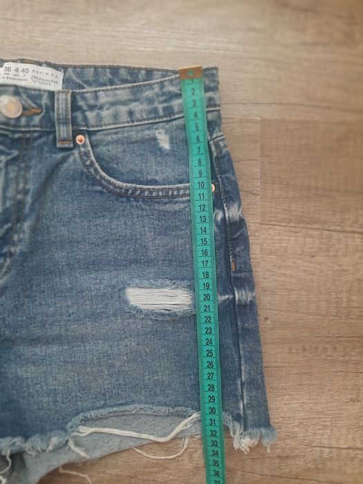 Продам джинсові шорти