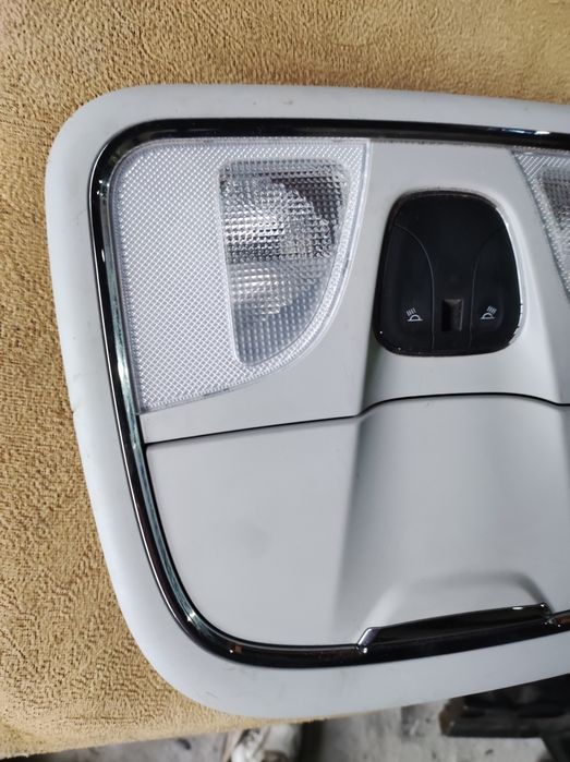 Плафон подсветка салона Jeep Cherokee KL 2013-2018г. В сборе. Оригинал