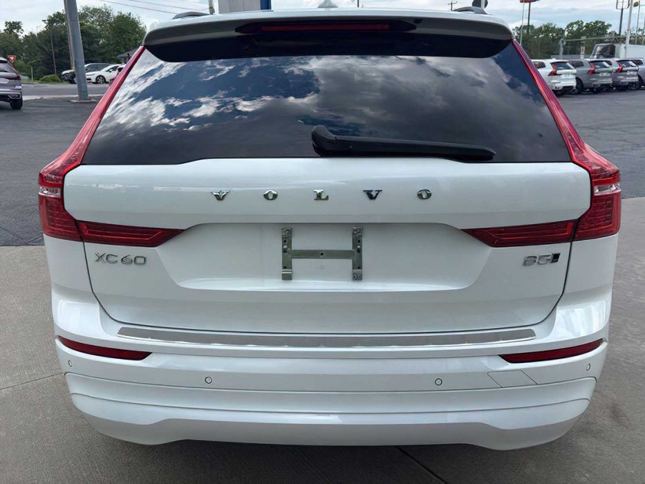 Volvo XC60 Hybrid      2022
