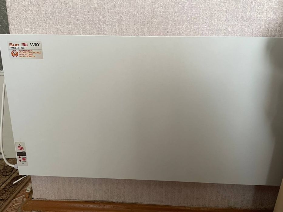 Продам  інфрочервону  панель SunWay SWRE 700 Вт,