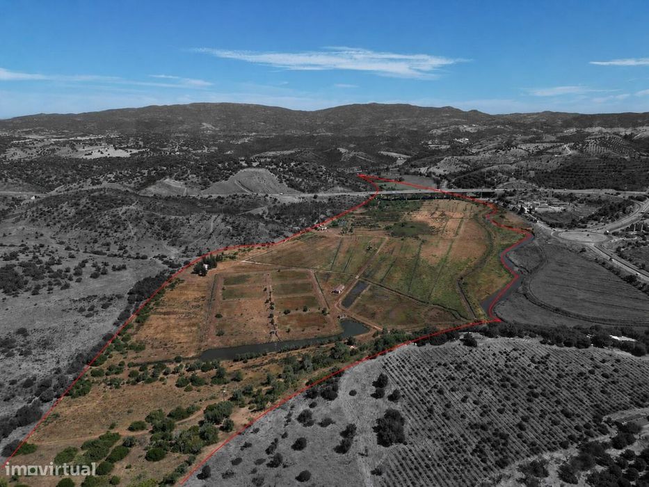 Rustic Property of 28 Hectares | Former Fish Farm | S