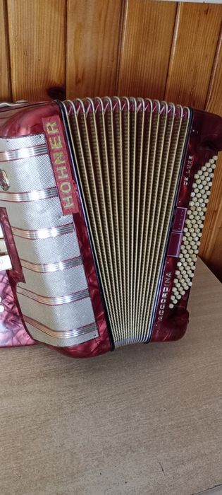 Akordeon guzikowy Hohner Accordina - De  Luxe  96- b. 2- chór