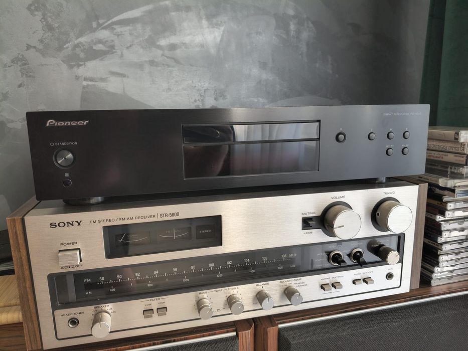 Odtwarzacz CD Pioneer PD-10AE + Pilot Czarny