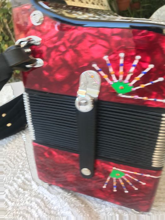 Vendo concertina artesanal em Bronze em FA LA RE.