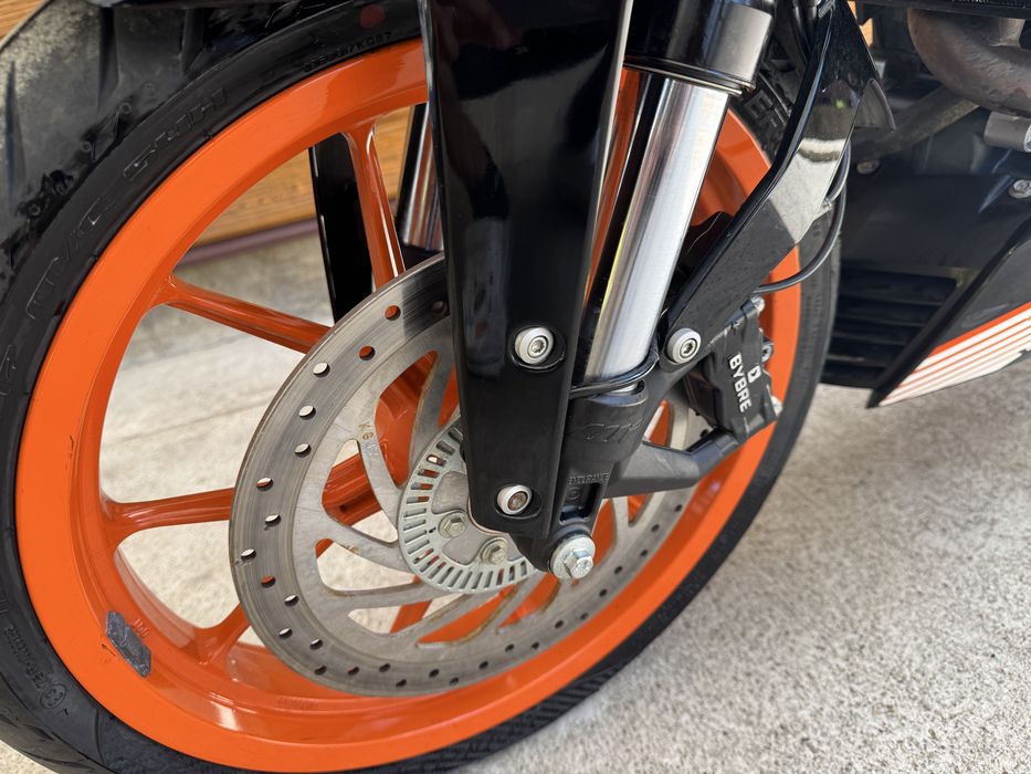 Мотоцикл KTM Duke 390