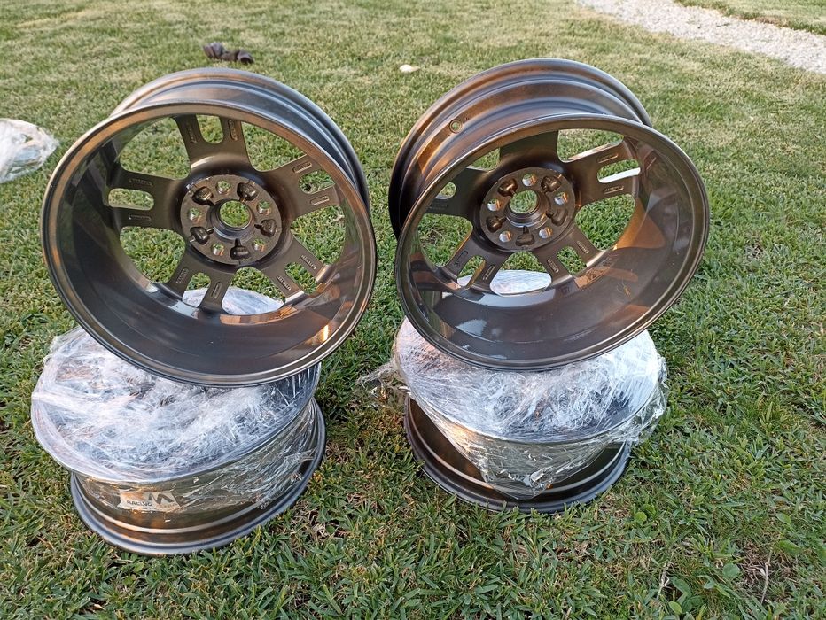 Land Rover jantes  + iRobot Máquina Limpeza Scooba 385