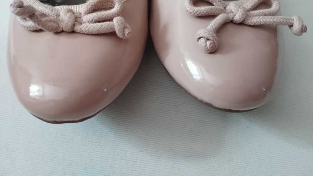 Туфлі шкільні шкіра Bootleg чорні 22.8 см бежеві нові Clarks 24см