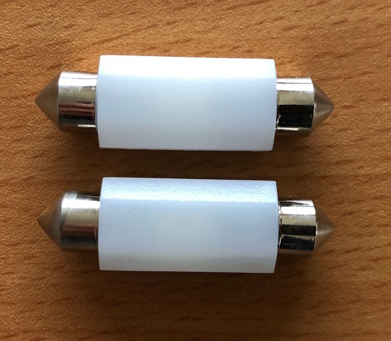 Vendo par de leds brancos com Canbus 41mm para carro
