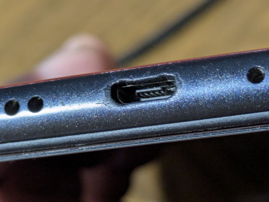 Смарфон телефон Xiaomi Redmi 7 (4/64)