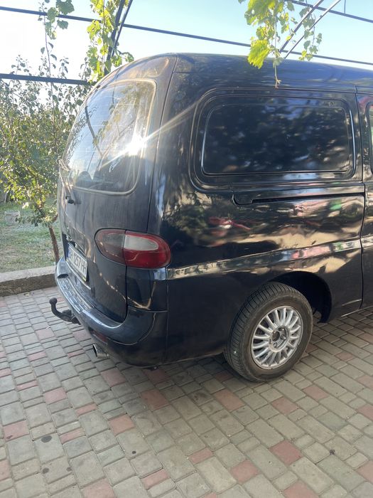 Продам авто хюндаи H200 2.5тд