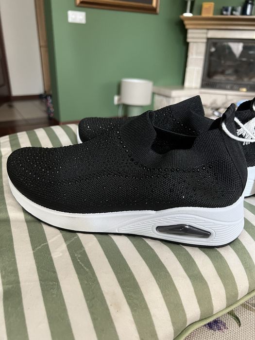 Nowe buty damskie wsuwane