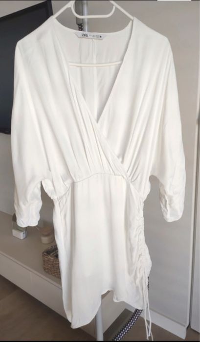 Nowa marszczona drapowana sukienka zara biała satynowa asymetryczna