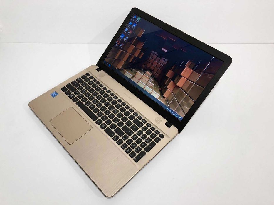 Ноутбук Asus VivoBook R541N, Intel N3350, 8Gb, SSD 240Gb, GeForce 810M 2Gb, Батарея до 10 годин!