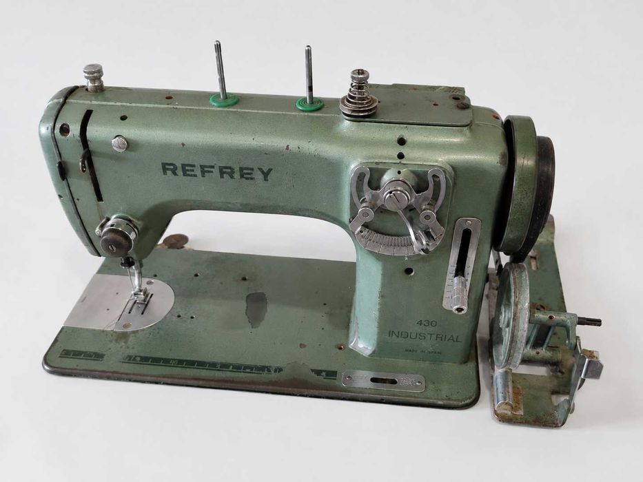 Máquina de costura industrial Refrey 430