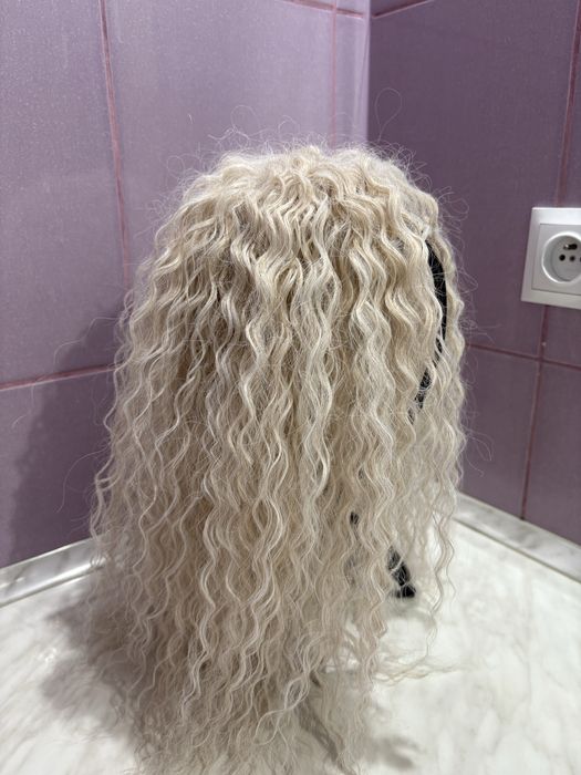 Peruka ręcznie robiona