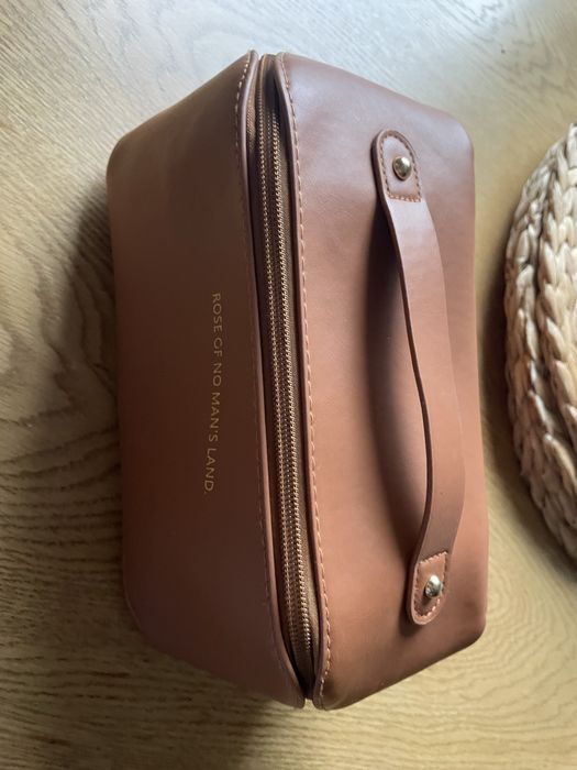 Kosmetyczka jak nowa praktyczna