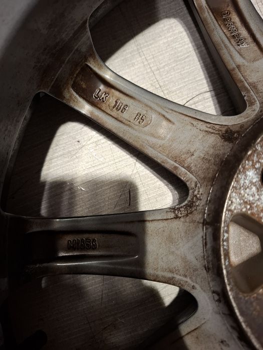 Felgi aluminiowe z oponami