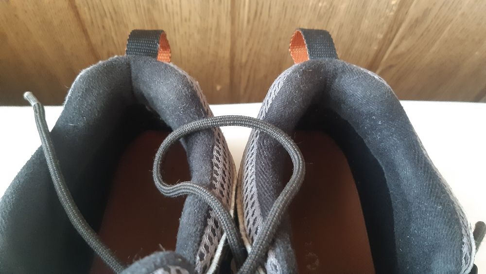 Продам ботинки merrell.