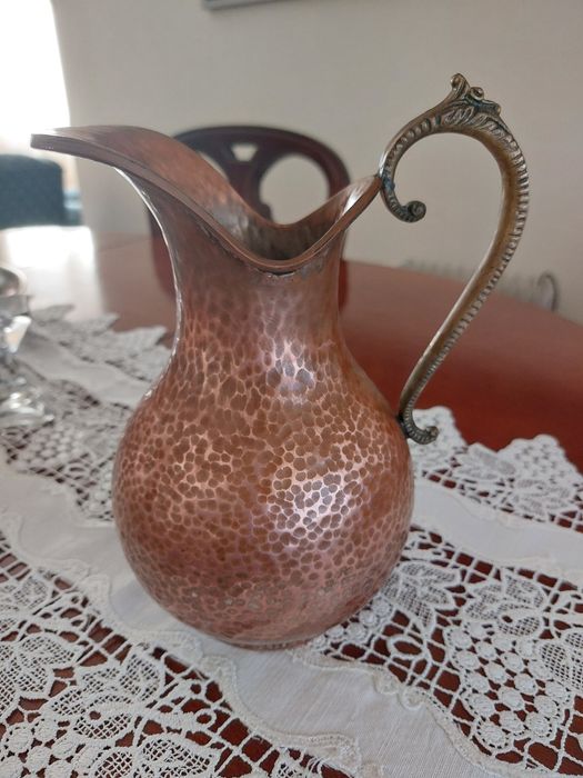 Jarro em cobre antigo