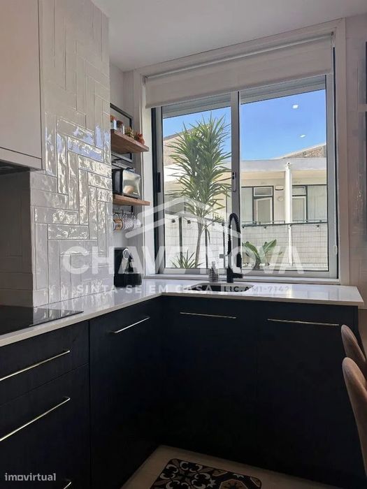 Apartamento T1 com terraço de 35 m2 em Leça da Palmeira