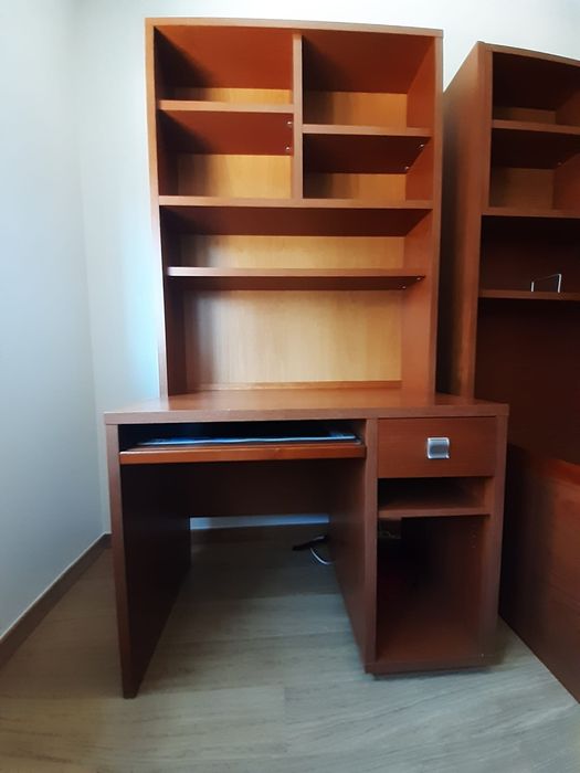 Cama dupla e secretárial