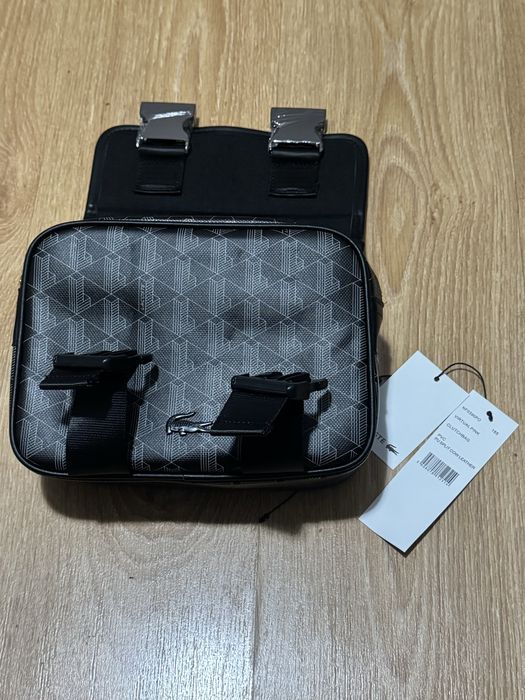 Bag lacoste messenege preta