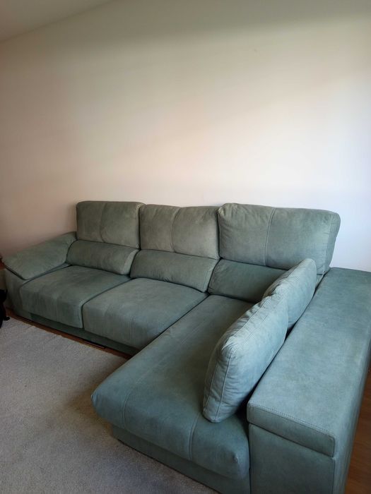 Sofá com chaise long