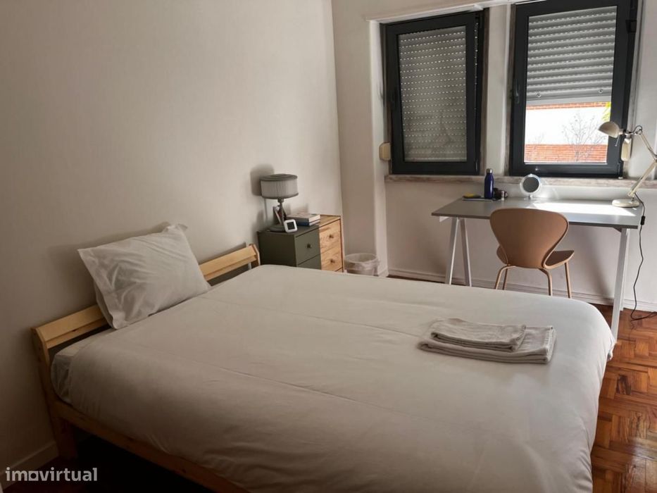 Quarto - localizado em Entrecampos Lisbon