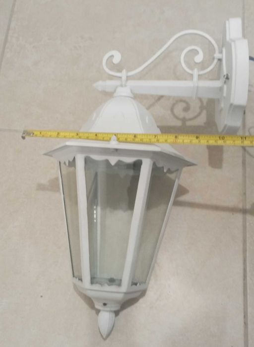 Conjunto 2 candeeiros para o exterior - em bom estado