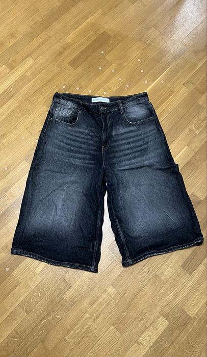 Шорты Bershka.